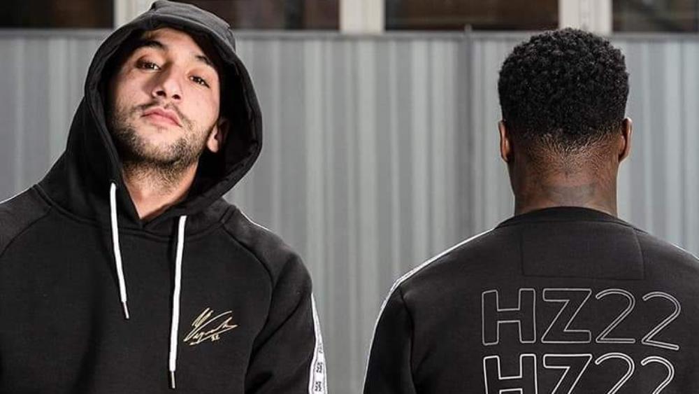 زياش يطلق علامته التجارية "HZ22" في متجر نادي أياكس الهولندي