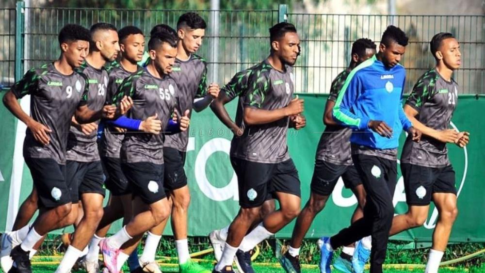 سلامي يقرر الإعتماد على "الركائز الأساسية" للفريق في مباراة رجاء بني ملال وعدم المغامرة بالحافيظي و بوطيب بسبب "العشب الصناعي"