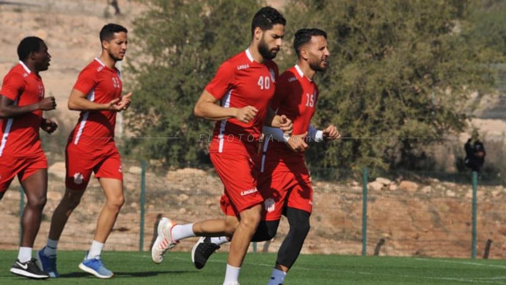 حسنية أكادير يستعيد 4 لاعبين قبل مباراة أولمبيك خريبكة بعد تعافيهم من الإصابة