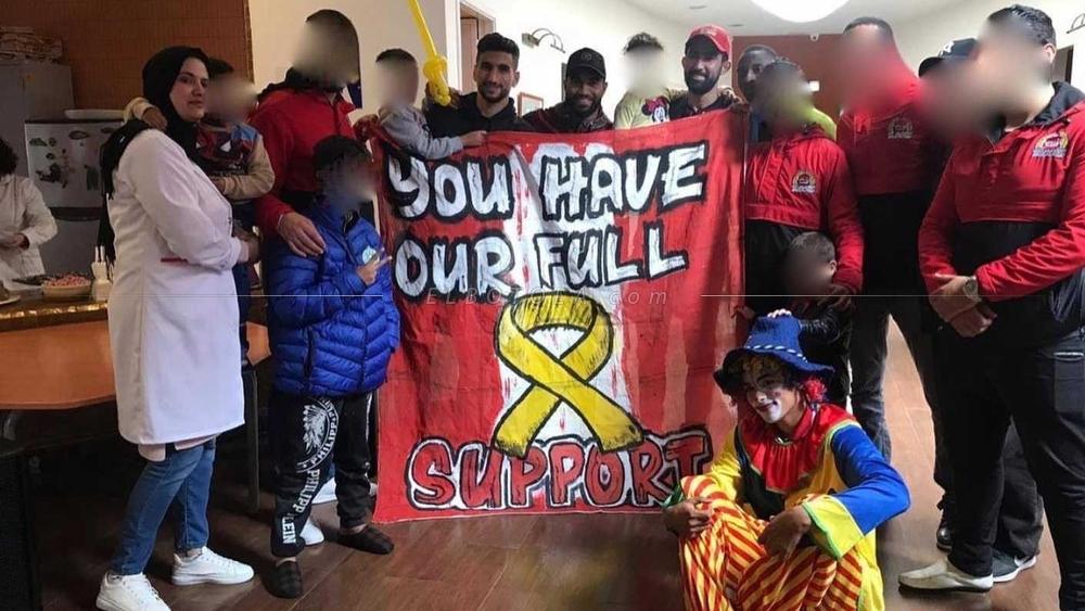 لاعبو الوداد و أعضاء من "الوينرز" يزورون مستشفى ابن رشد للأطفال بمناسبة اليوم العالمي للسرطان