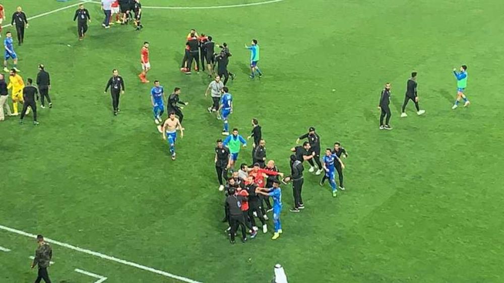 مشادات واشتباكات بين لاعبي الزمالك والأهلي بعد نهاية "السوبر المصري"!