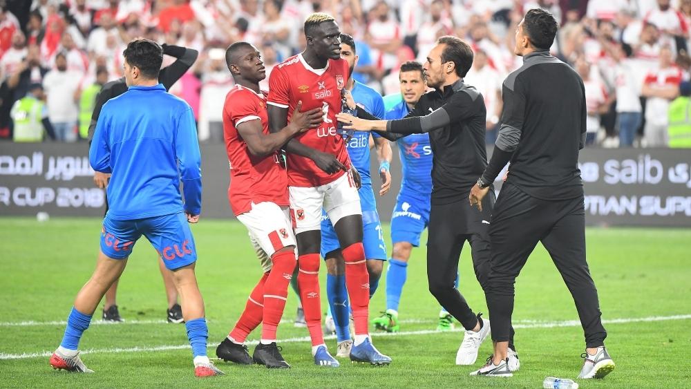 الاتحاد المصري يُصدر "عقوبات رادعة" في حق لاعبي الأهلي والزمالك بعد أحداث "كأس السوبر"
