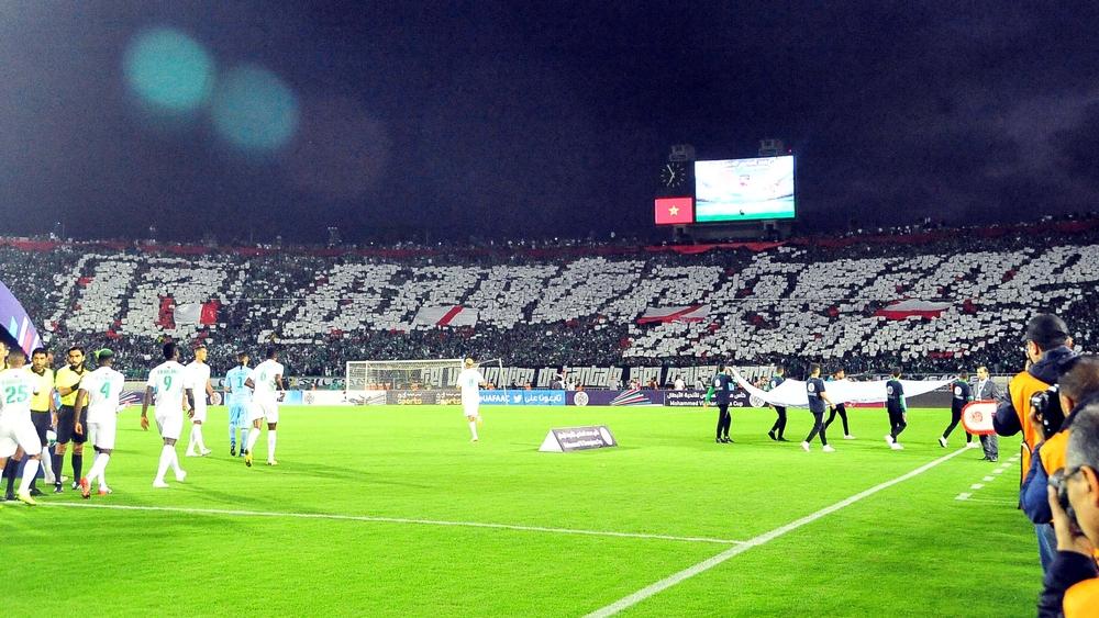 مجموعات "المكانا": "اجتماعنا مع السلطات الأمنية خلص إلى عدم التضييق أو الإصرار على كشف مضمون التيفو و التدخل في طريقة رفعه"