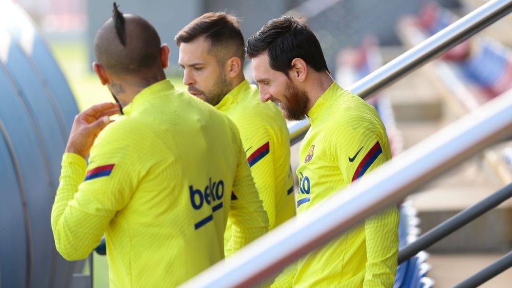 برشلونة يتلقى دفعة بعودة "ألبا" إلى التدريبات قبل الكلاسيكو