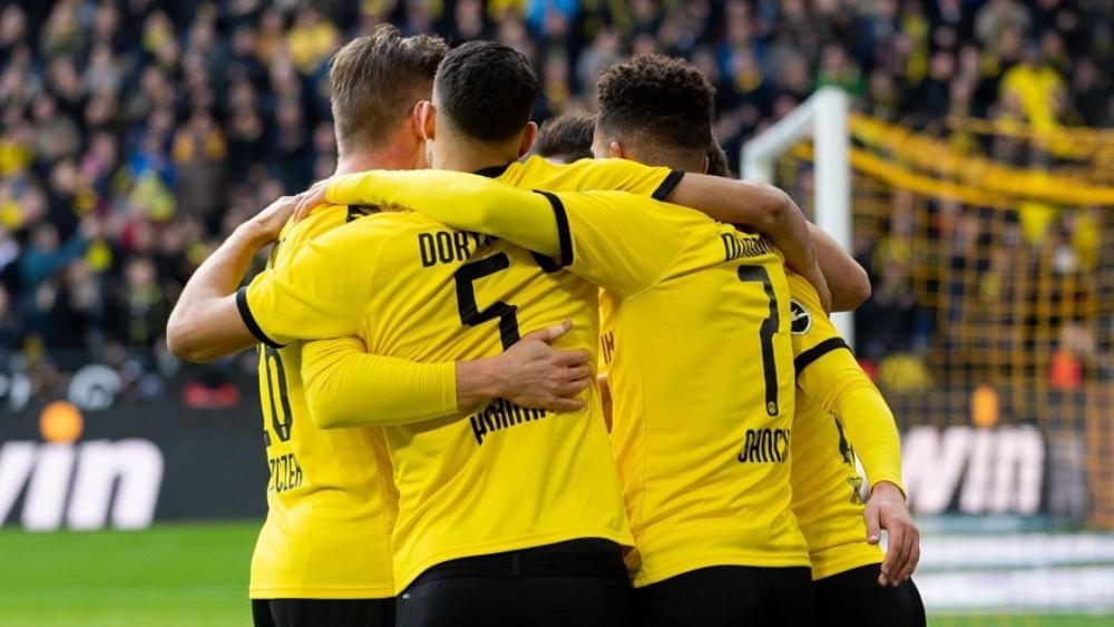 بوروسيا دورتموند يفوز ويواصل ملاحقة البايرن ولايبزج