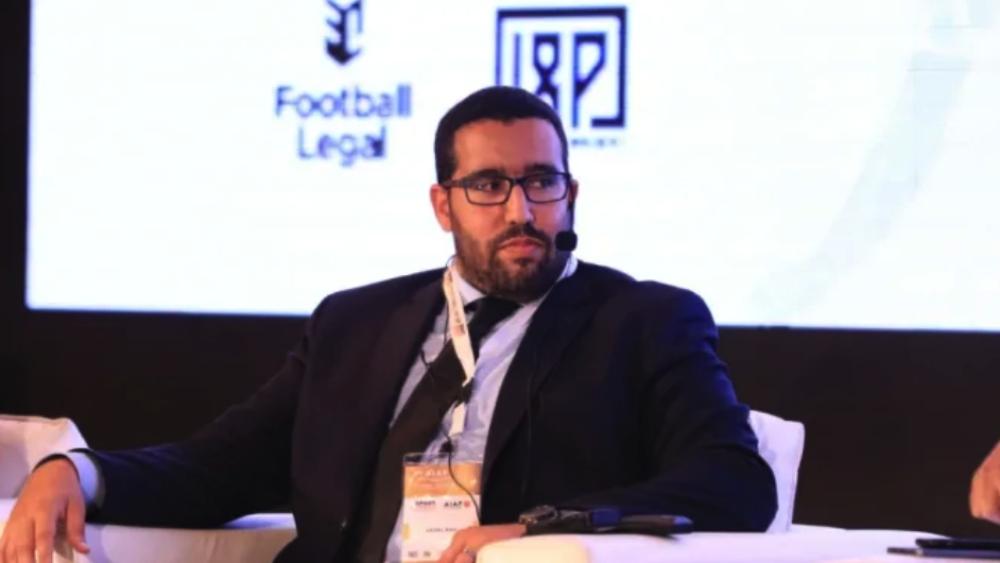 رسمياً: "الكاف" يُعيِّن المغربي عبد المنعم باه كاتباً عاماً مؤقَّتاً له خلفاً لموطنه معاد حجي