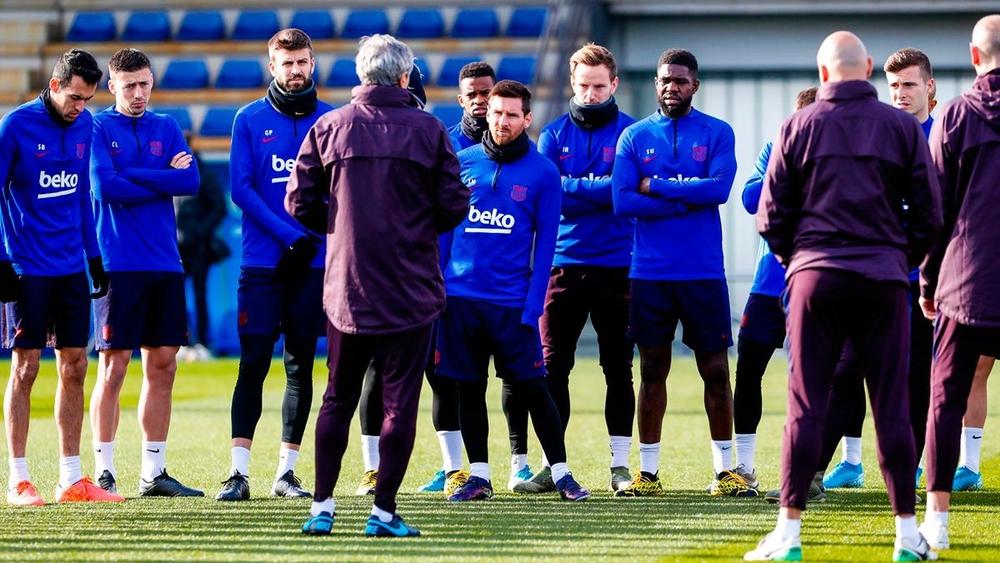 إذاعة 'كتالونيا راديو': "نجوم برشلونة فقدوا ثقتهم في كيكي سيتين!"