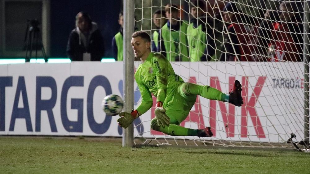 حارس يتصدى لـ5 ركلات جزاء في مباراة واحدة في كأس ألمانيا!