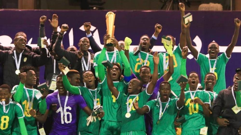 كأس العرب للشباب | بعد دعوته كضيف شرف ..المنتخب السنغالي يتوج باللقب على حساب نظيره التونسي