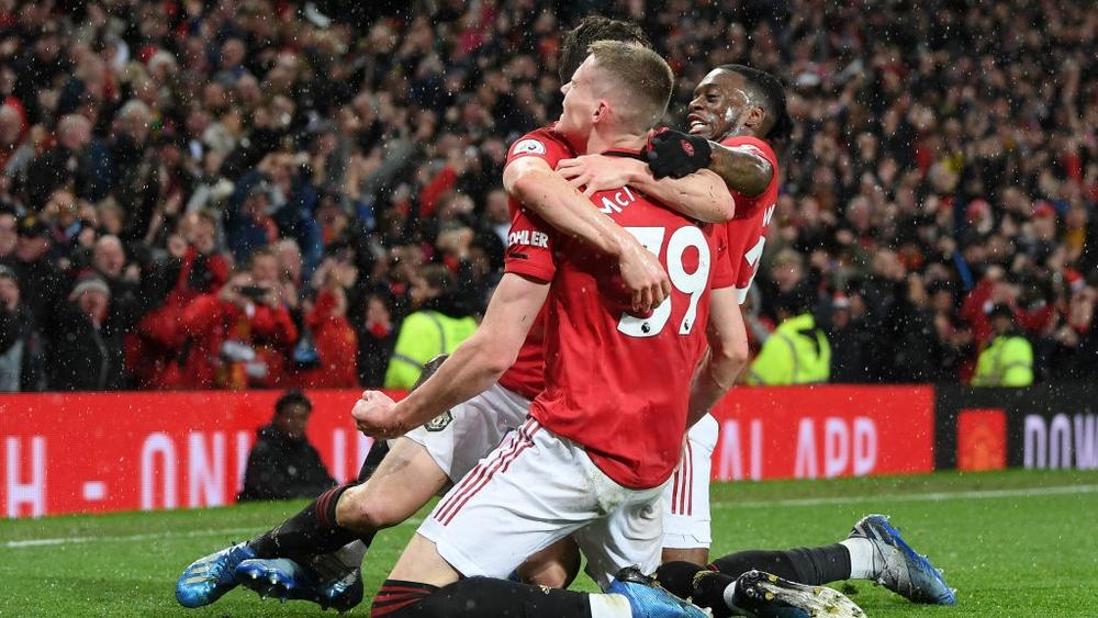 اليونايتد يعود "للهيمنة" على مدينة مانشستر و"يقهر" السيتي بثنائية