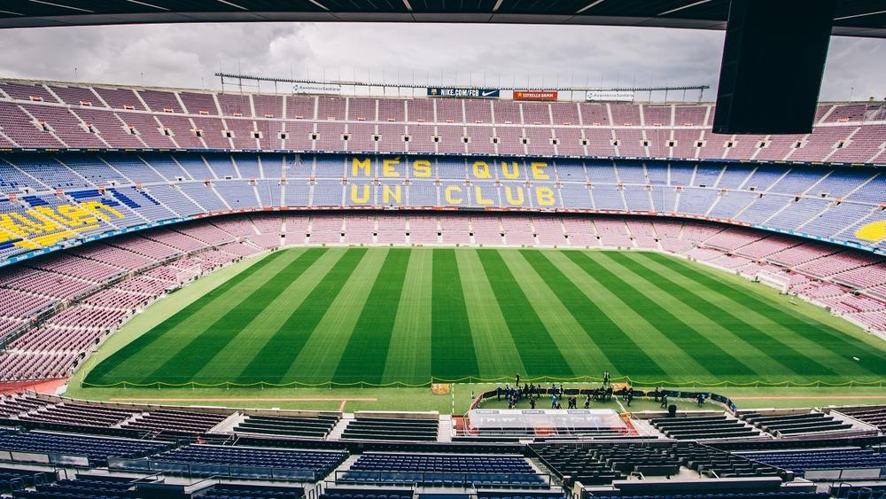 بعد انتشار "كورونا".. حكومة كتالونيا تدرس إجراء مباراة برشلونة-نابولي "بدون جمهور"!