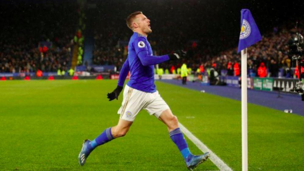 فاردي يُفكر في التراجع عن الاعتزال الدولي والعودة إلى إنجلترا