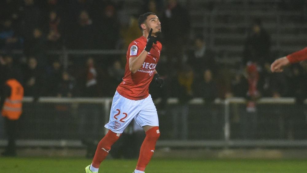 بنرحو يحسم اختياره بتمثيل المنتخب المغربي على حساب نظيره الجزائري