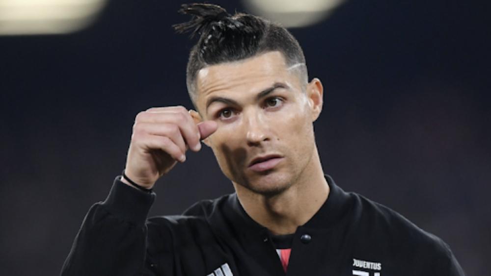 "ليكيب" | كريستيانو رونالدو يغادر ايطاليا صوب "ماديرا" ..وإحتمالية عدم عودته لتورينو بسبب "فيروس كورونا المستجد"..!