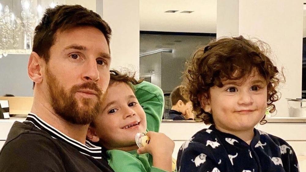 ميسي عن انتشار فيروس كورونا: "إنها أيام صعبة على الجميع.. وحان الوقت لنتحمّل المسؤولية"