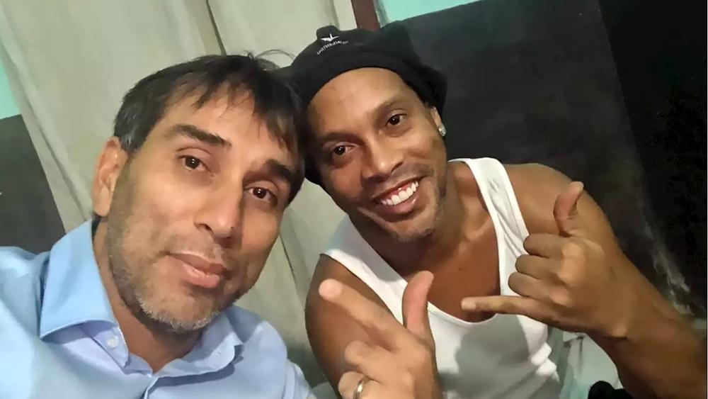 تطورات جديدة في "قضية رونالدينيو".. والمحققون يشتبهون في عملية "غسيل أموال"!