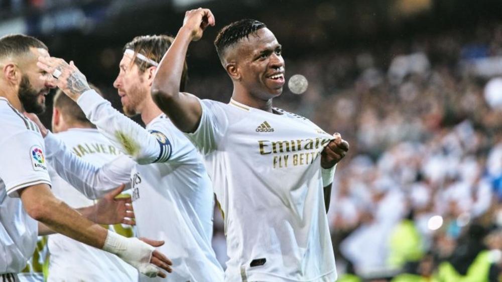 ريال مدريد يستبعد تقليص رواتب لاعبيه بعد توقف "النشاط الكروي"