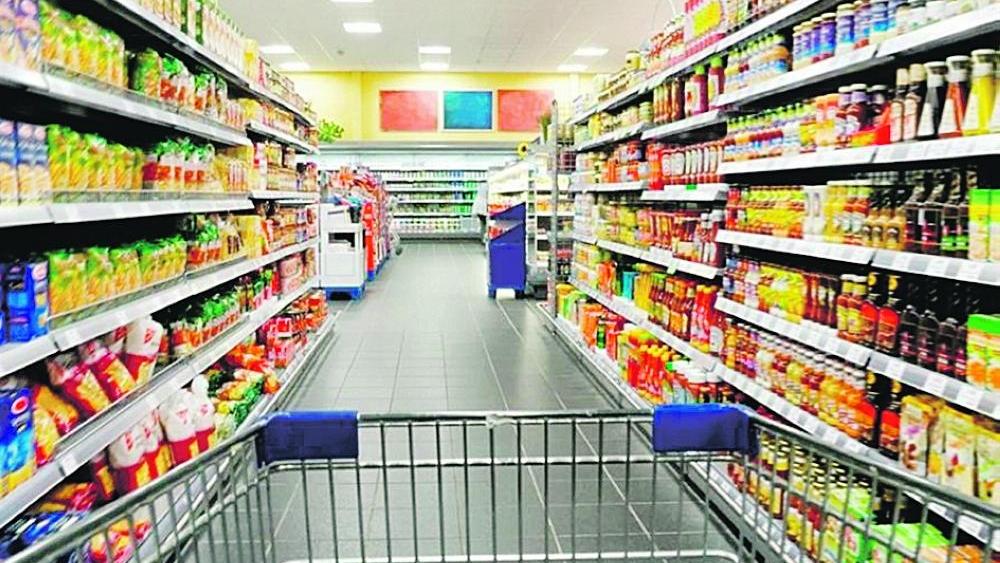 غرفة التجارة و الصناعة و الخدمات لجهة طنجة تطوان الحسيمة تقرر اعتماد إجراء غلق محلات بيع المواد الغذائية و المساحات الكبرى في السادسة مساء