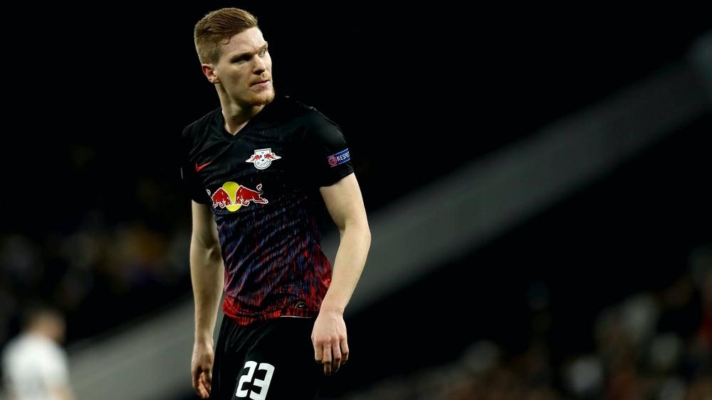 لاعب لايبزيغ يقرر "التبرع" براتبه لصالح موظفي النادي في حال تقرر التخلي عنهم بسبب "كورونا"