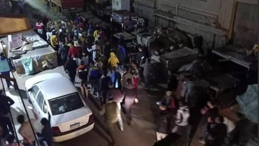 مدينة الإسكندرية تخرج في مظاهرات ضد فيروس "كورونا" .. والشعب المصري ينفجر ساخرًا