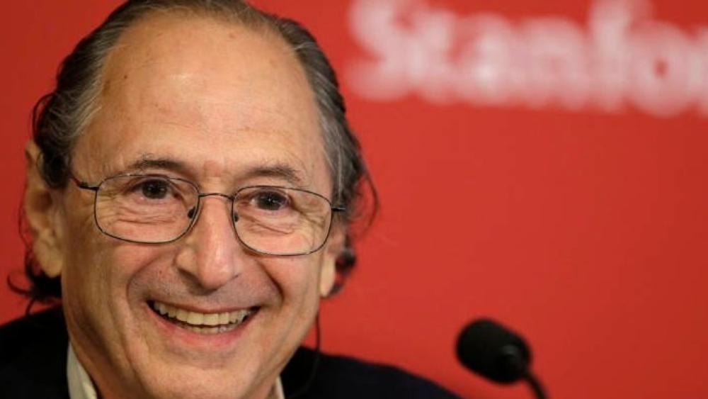 بعد أن تنبأ بشكل تطور انتشار "فيروس كورونا" .. العالِم "مايكل ليفيت" الحائز على جائزة نوبل يتوقع قرب "نهاية الوباء"