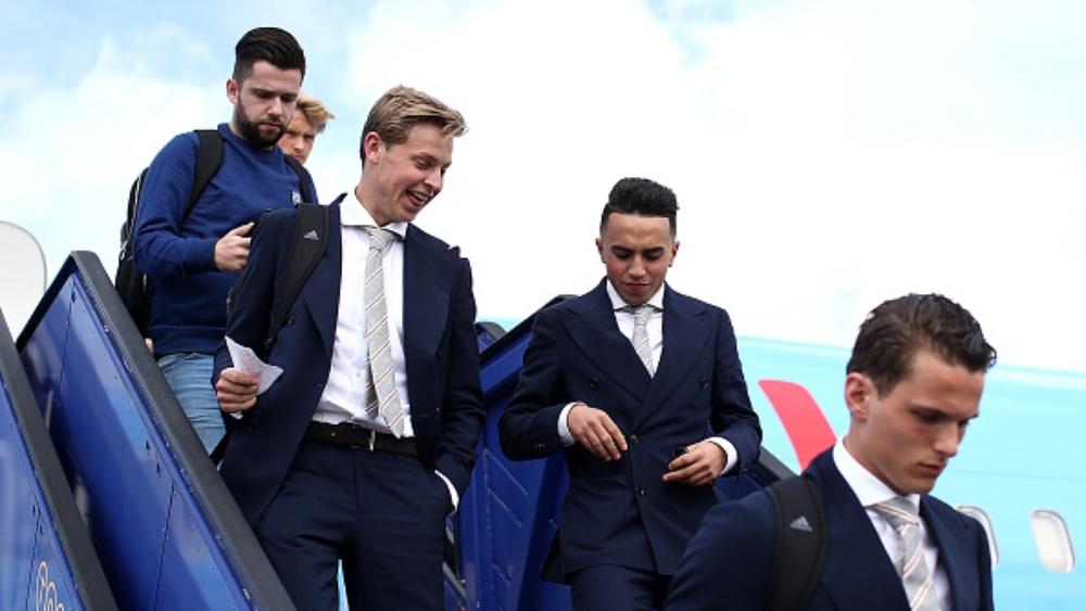 فرينكي دي يونغ يكتب رسالة عاطفية لعبد الحق نوري وأسرته