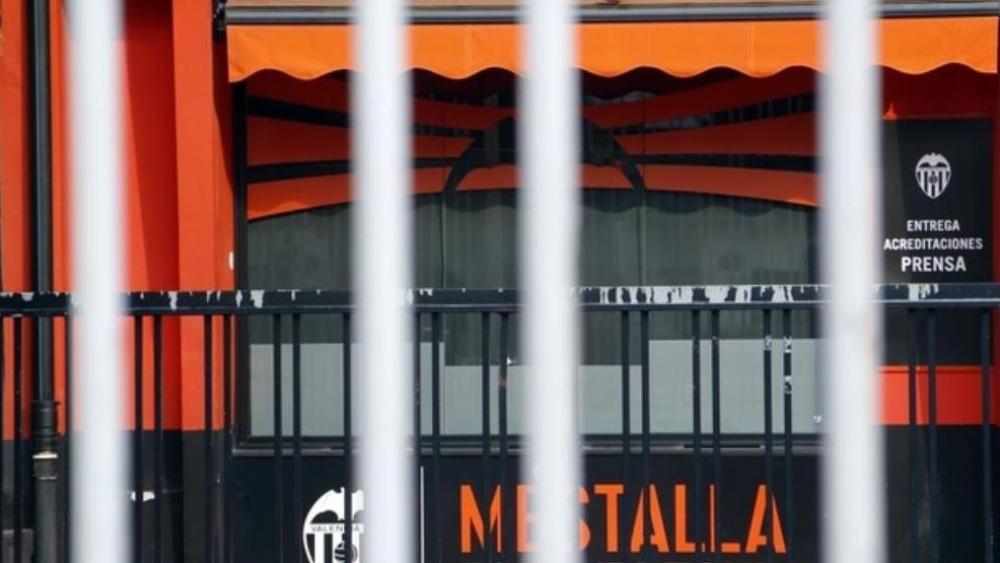 فالنسيا أكثر الأندية الموبوءة بفيروس "كورونا" .. 25 حالة ضمنهم 10 لاعبين