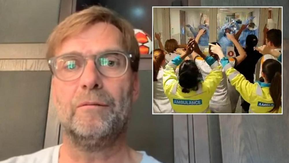 كلوب: "بدأت في البكاء عندما شاهدت الأطباء يغادرون العناية المركزة ويغنون 'لن تمشي وحدك'"