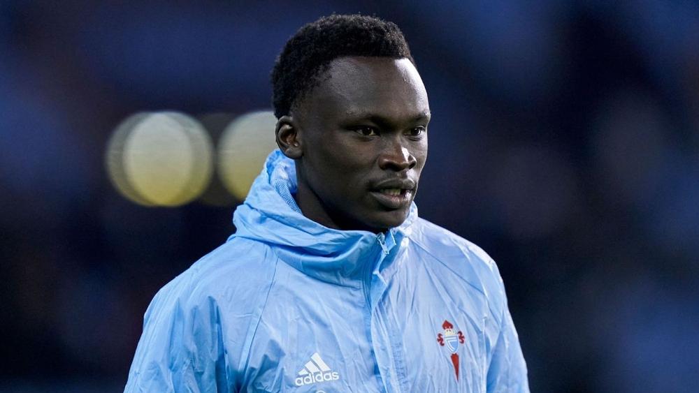 بسبب خوفه من كورونا.. سيستو يهرب من إسبانيا دون علم ناديه سيلتا فيجو