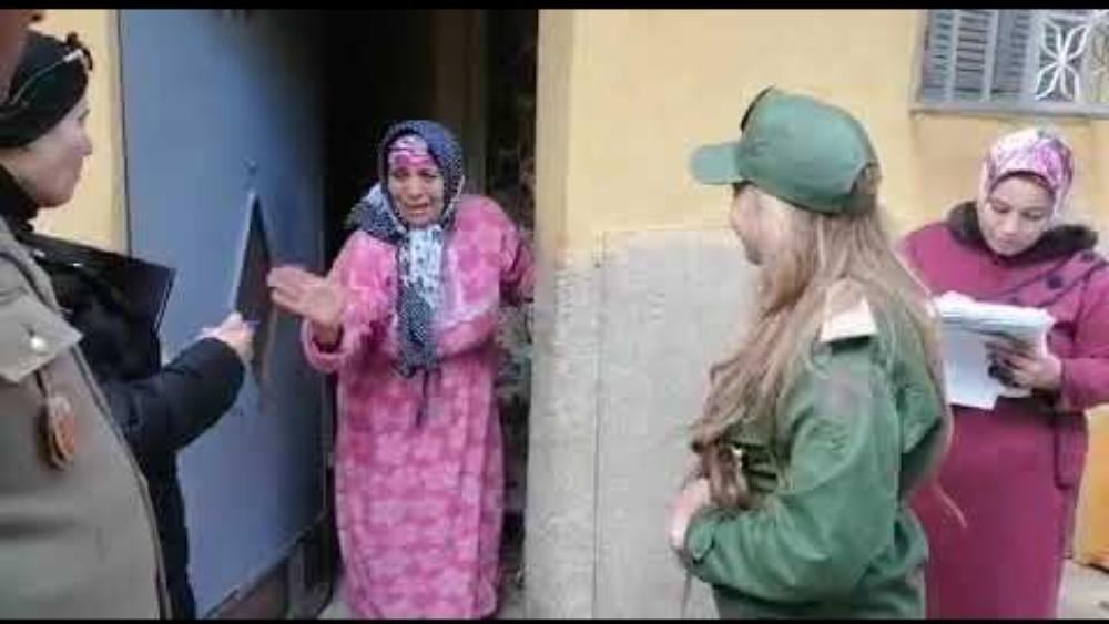 "ماسمِيتوش داكشِي سمِيتو القُرآن وحشُومة نعاملو رَاجل كبِير بداك الشكل".. انتقادات عِدّة لطريقة تعامل "قائدة" مع رجل مُسن