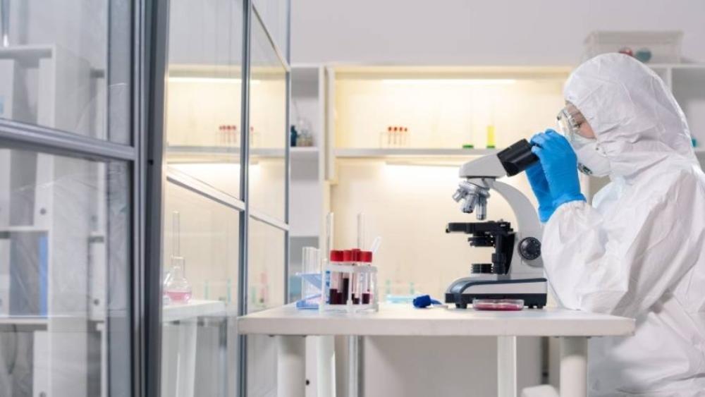 علماء يُجرون دراسات للسيطرة على فيروس كورونا من خلال "الرطوبة"