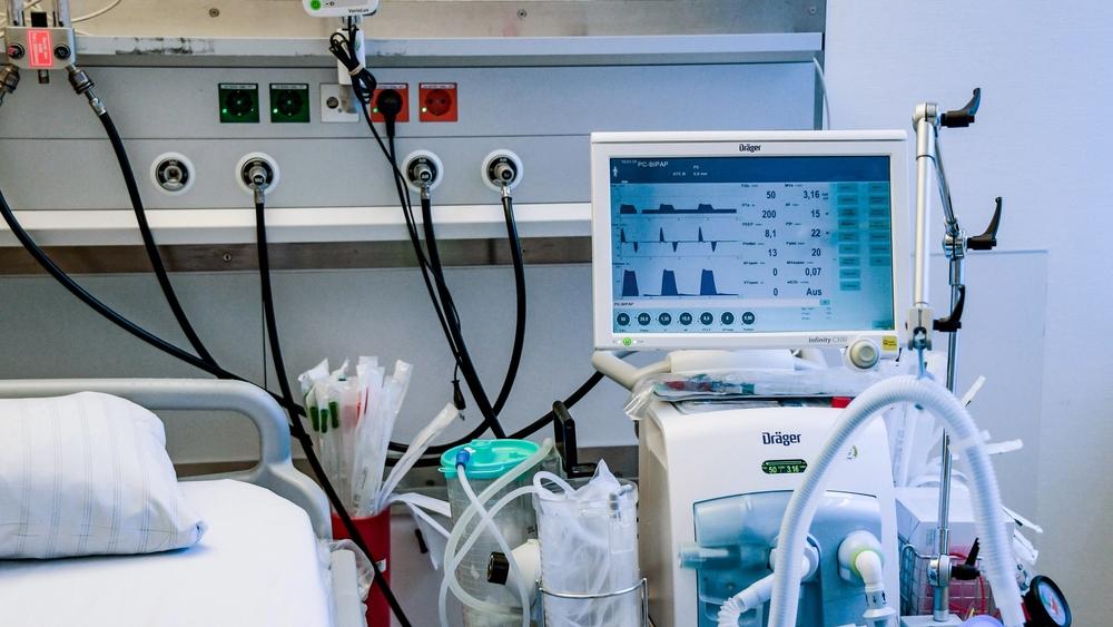 شركة لأجهزة التنفس الاصطناعي تكشف تصاميمها لدول العالم وتُشجِّع على تصنيعها لمواجهة فيروس "كورونا"