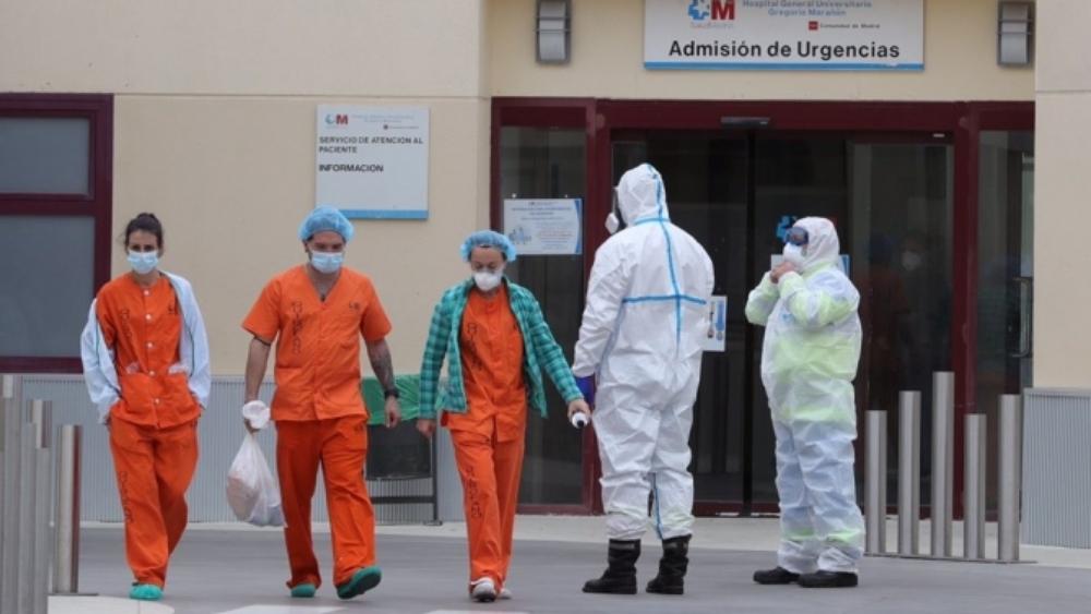 وزير الصحة الإسباني : "دخلنا بالفعل مرحلة تباطؤ انتشار فيروس كورونا المستجد"