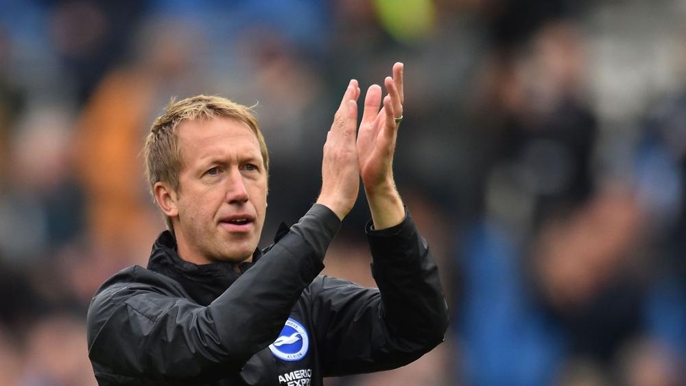 مدرب برايتون الإنجليزي "يخفض" راتبه لمساعدة موظفي النادي