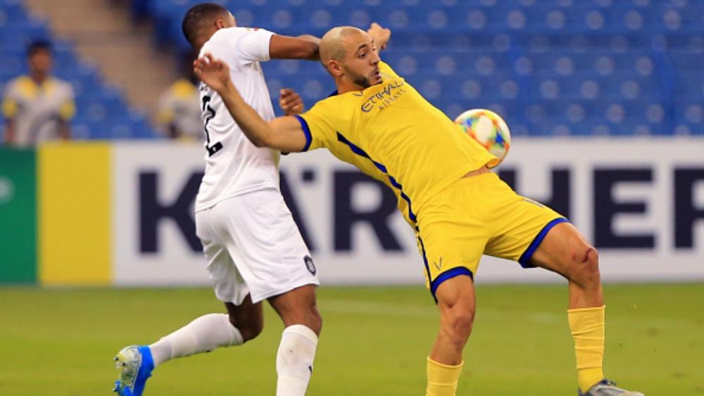 مغاربة الدوري السعودي يطلبون العودة للمغرب بطائرة “خاصة” .. وأمرابط يصل هولندا