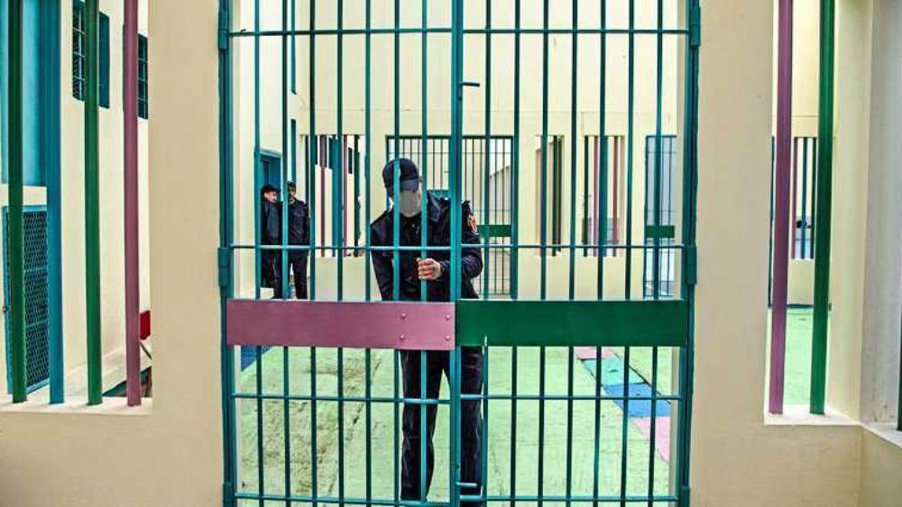 السجن المحلي بالقصر الكبير.. تسجيل إصابة أربعة موظفين ونزيلة واحدة بـ"فيروس كورونا"