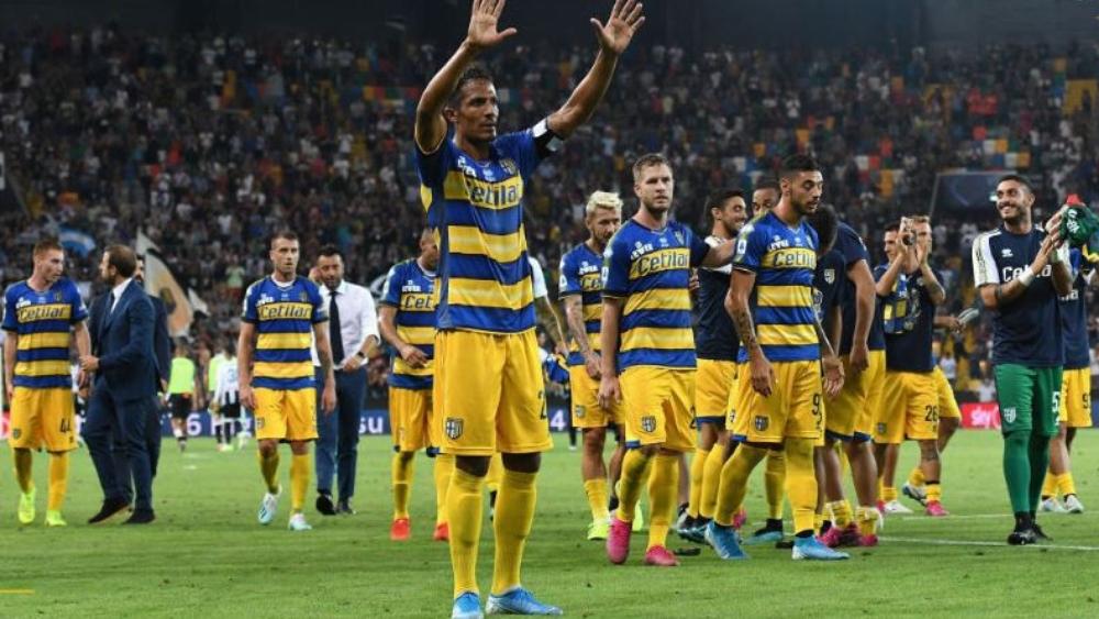 لاعبو بارما الإيطالي يتنازلون عن راتب شهر واحد للتخفيف من "تداعيات كورونا"