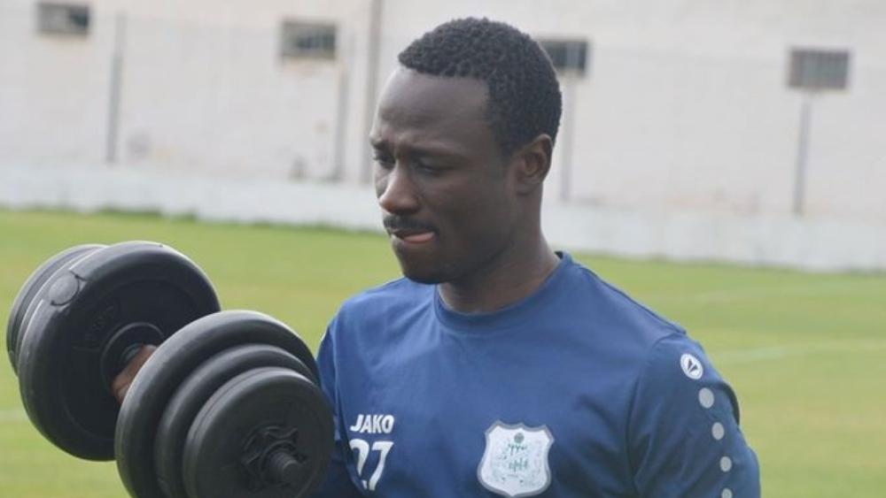 الدفاع الحسني الجديدي يوزع بعض المعدات الرياضية على اللاعبين لمزاولة تداريبهم المنزلية