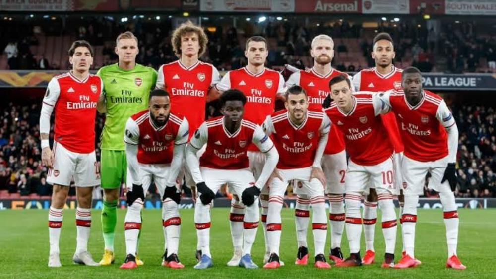 أرسنال يعلن خفضاً بنسبة 12.5 في المئة لرواتب لاعبيه وأفراد الجهاز الفني