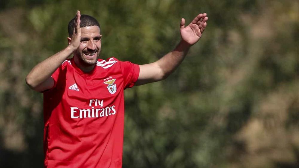 تاعرابت: "أنا المتضرر الوحيد من أخطاء الماضي ولا أصدق ركضي 13 كيلومتراً في المباراة الواحدة"