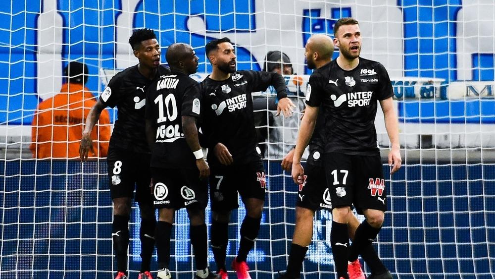 لاعبو أميان يخضعون لفحوصات "كوفيد19" استعداداً للعودة المرتقبة لـ"الدوري الفرنسي"