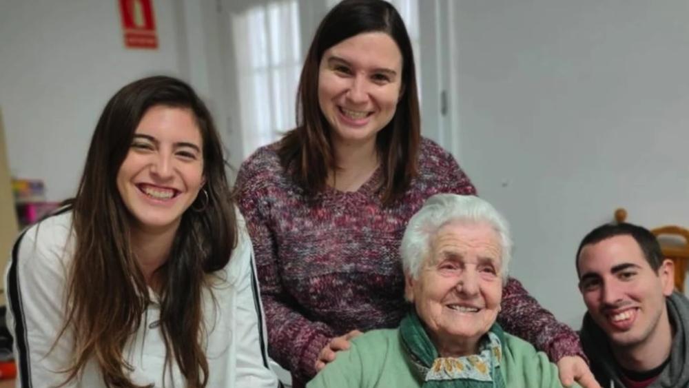 سيدة إسبانية عُمرها 107 سنوات نجت من "الحمى الإسبانية" قبل مئة سنة وتعافت قبل أيام من وباء "كورونا"