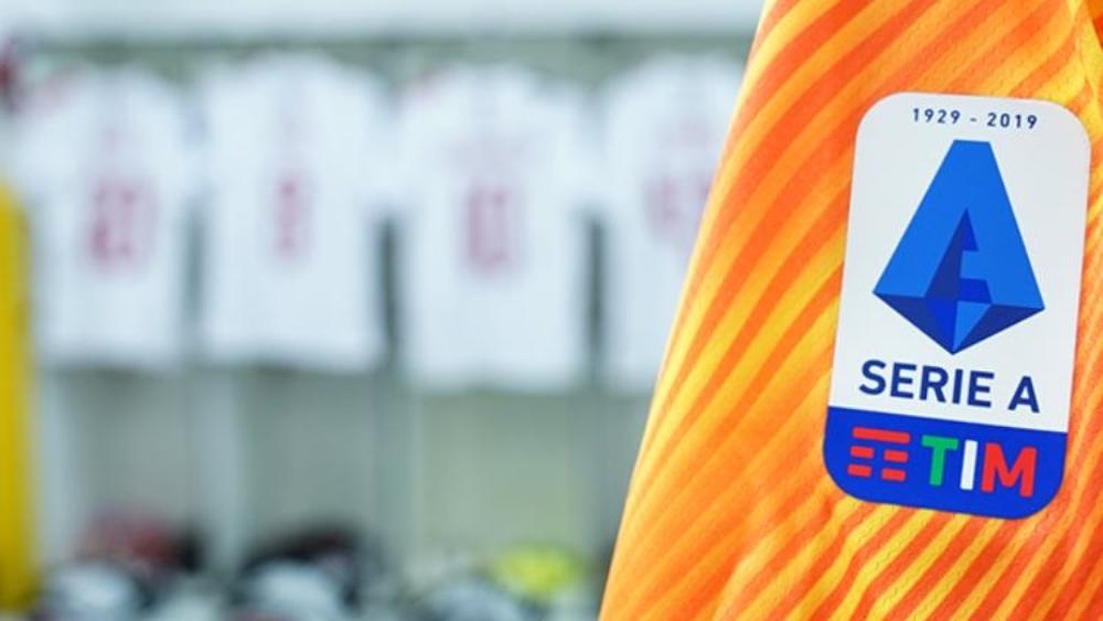 الحكومة الإيطالية تلوح بإلغاء الموسم بسبب "كورونا"