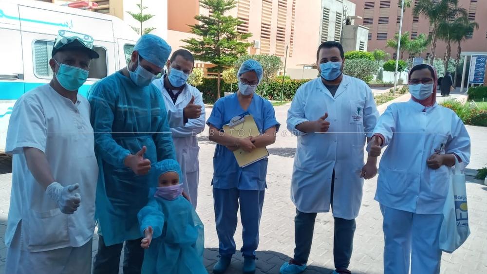 طفل يبلغ من العمر سنة واحدة يهزم "كورونا "ويغادر ًالمستشفى الجامعي بمراكش ضمن فوج جديد من المتعافين‎