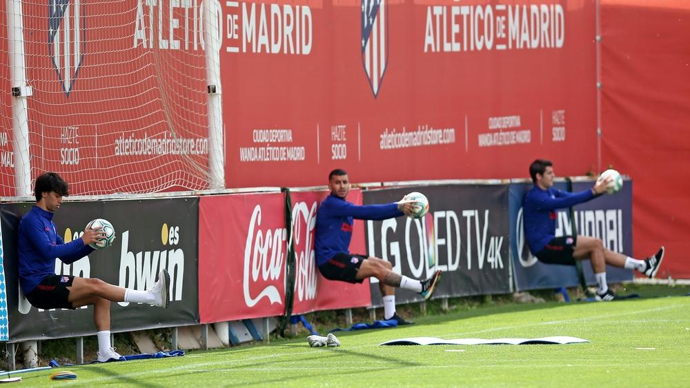 أتلتيكو مدريد يعود للتدريبات بعد توقفٍ دام شهرين