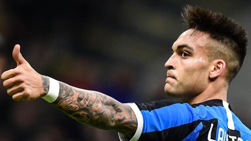 رئيس راسينغ الأرجنتيني: "برشلونة قريب من ضم لاوتارو مارتينيز"