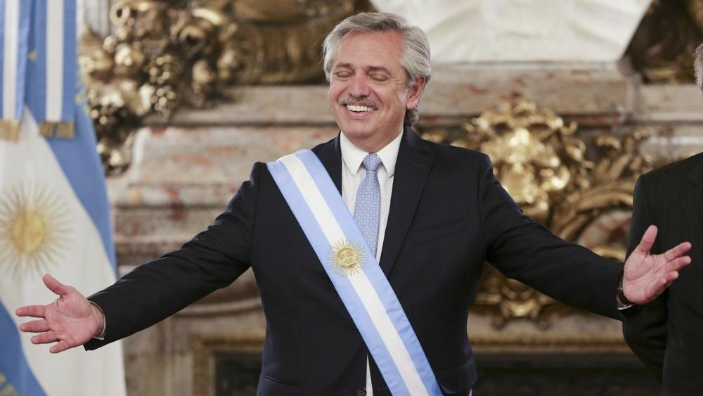 رئيس الأرجنتين: "كورونا؟ كرة القدم ستعود عندما تتوفر لدينا الاختبارات السريعة المصنوعة محليًا"