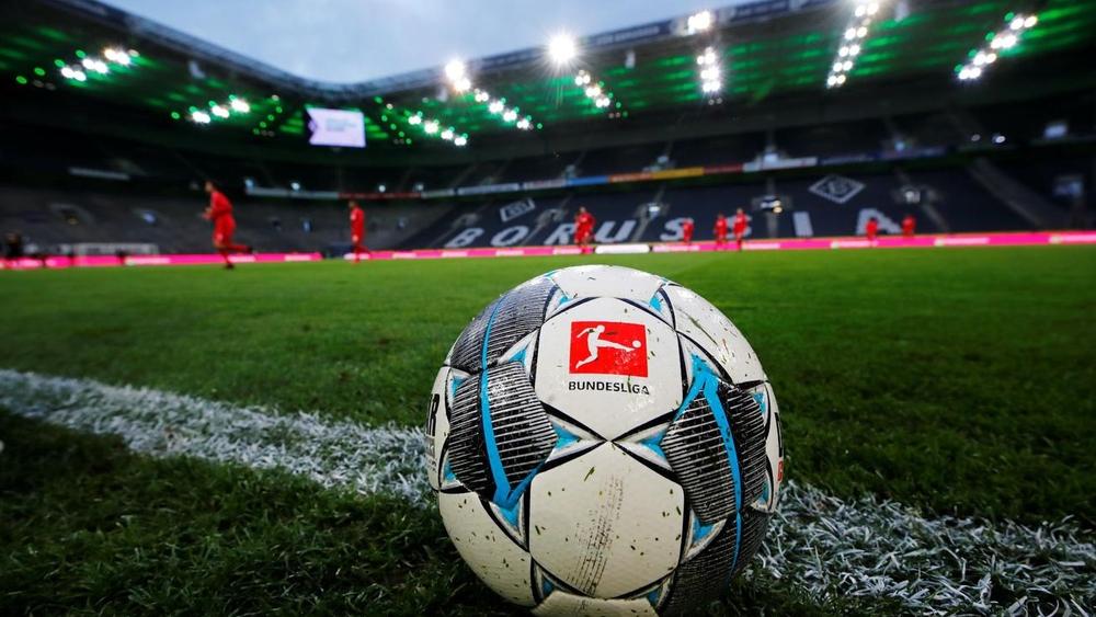 بسبب خوض المباريات بدون جمهور.. أندية الدوري الألماني قد تخسر 100 مليون يورو