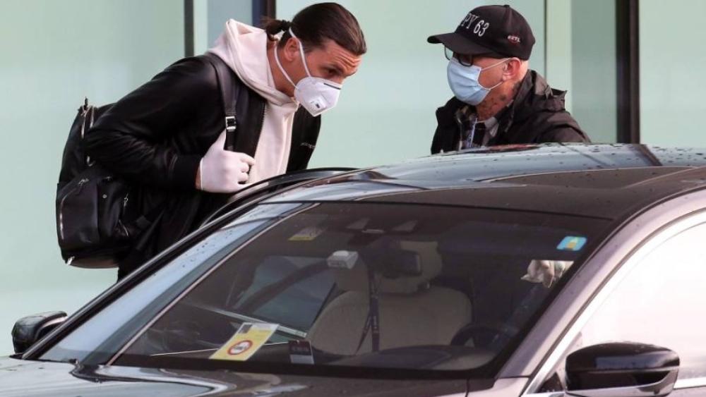 إبراهيموفيتش يعود إلى ميلان انتظاراً لاستئناف الدوري الإيطالي