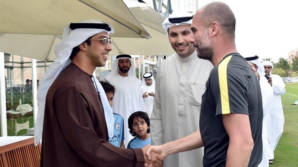 سيدة الأعمال أماندا ساعدت الشيخ منصور على شراء مانشستر سيتي